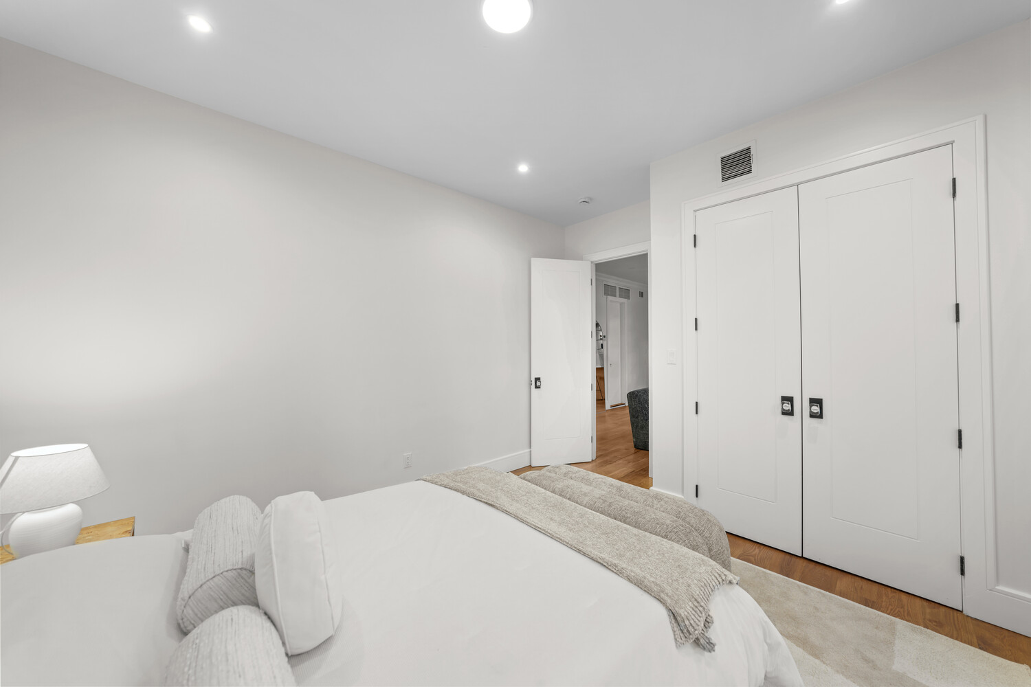 636 WARREN Street 2L