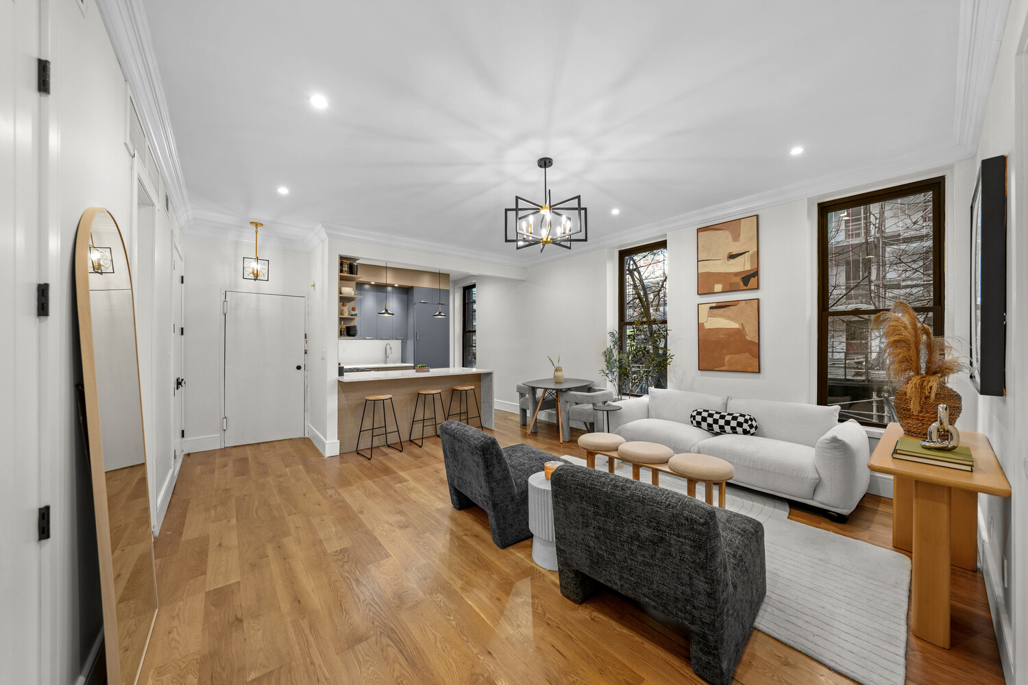 636 WARREN Street 2L