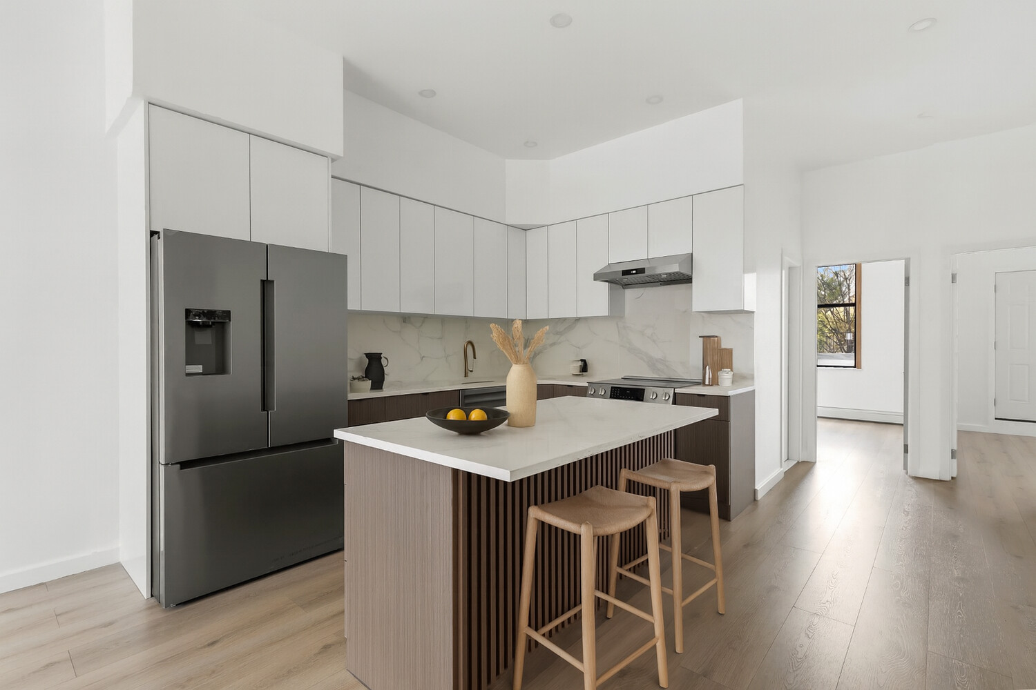 983 MANHATTAN Avenue 1