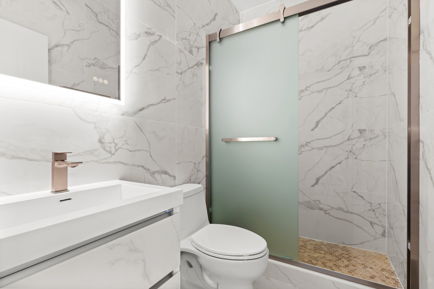 983 MANHATTAN Avenue 2F