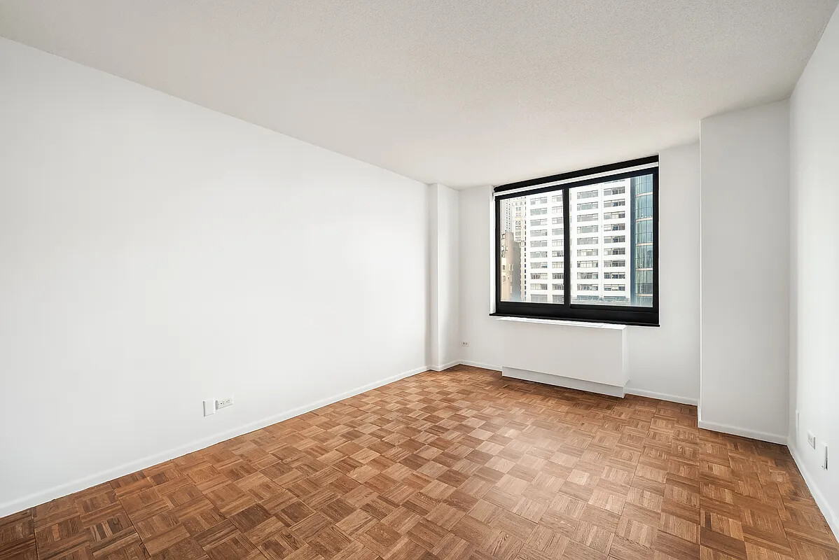 200 RECTOR Place 20J