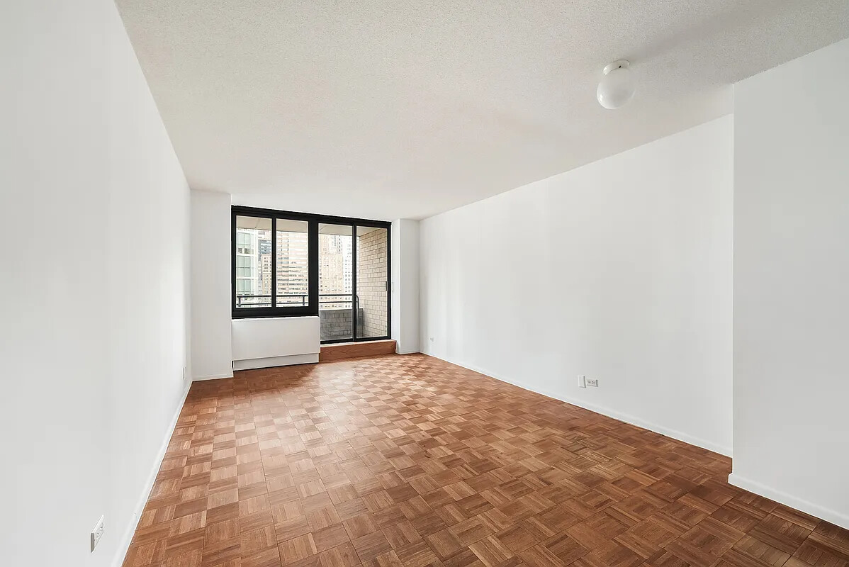 200 RECTOR Place 20J