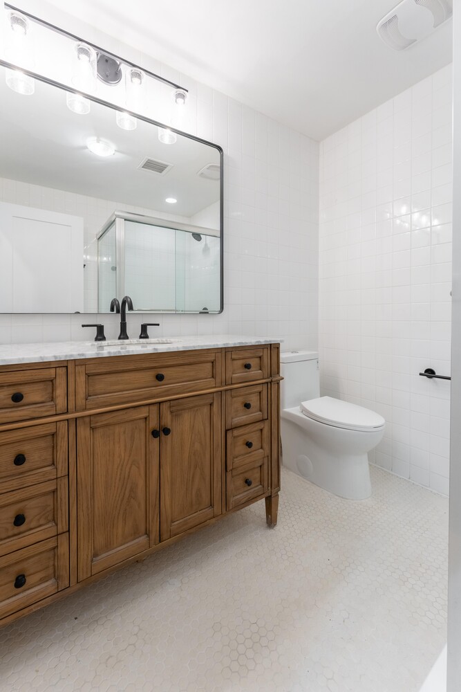 121 DIVISION Street 2A