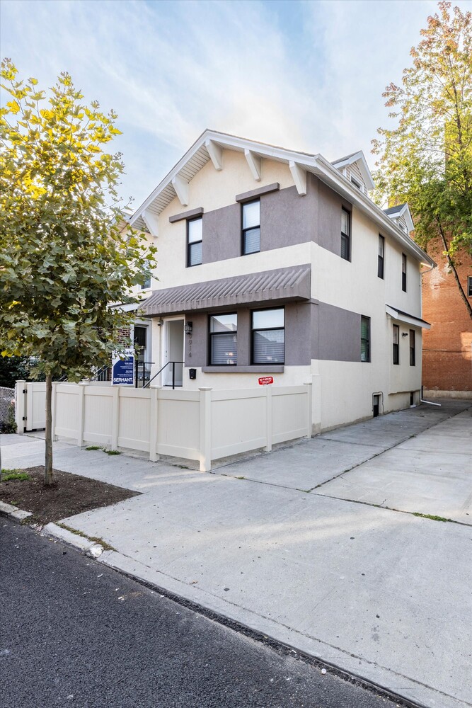 3014 BRIGHTON 1ST Street