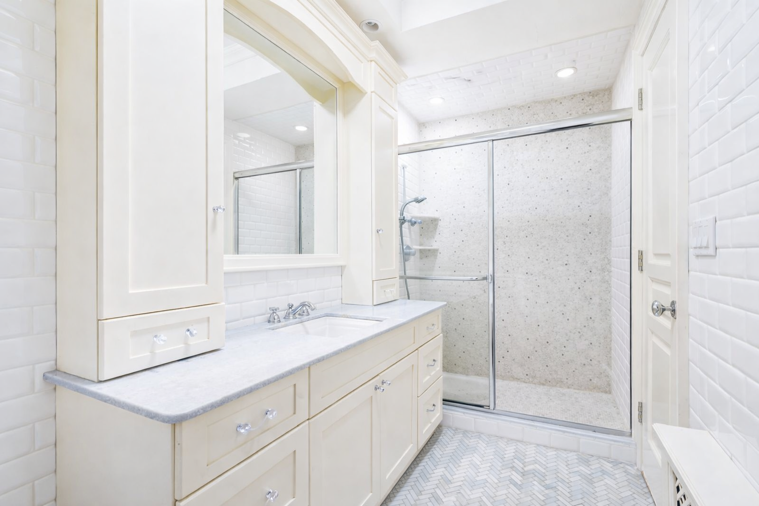 850 E 23rd Street private house
