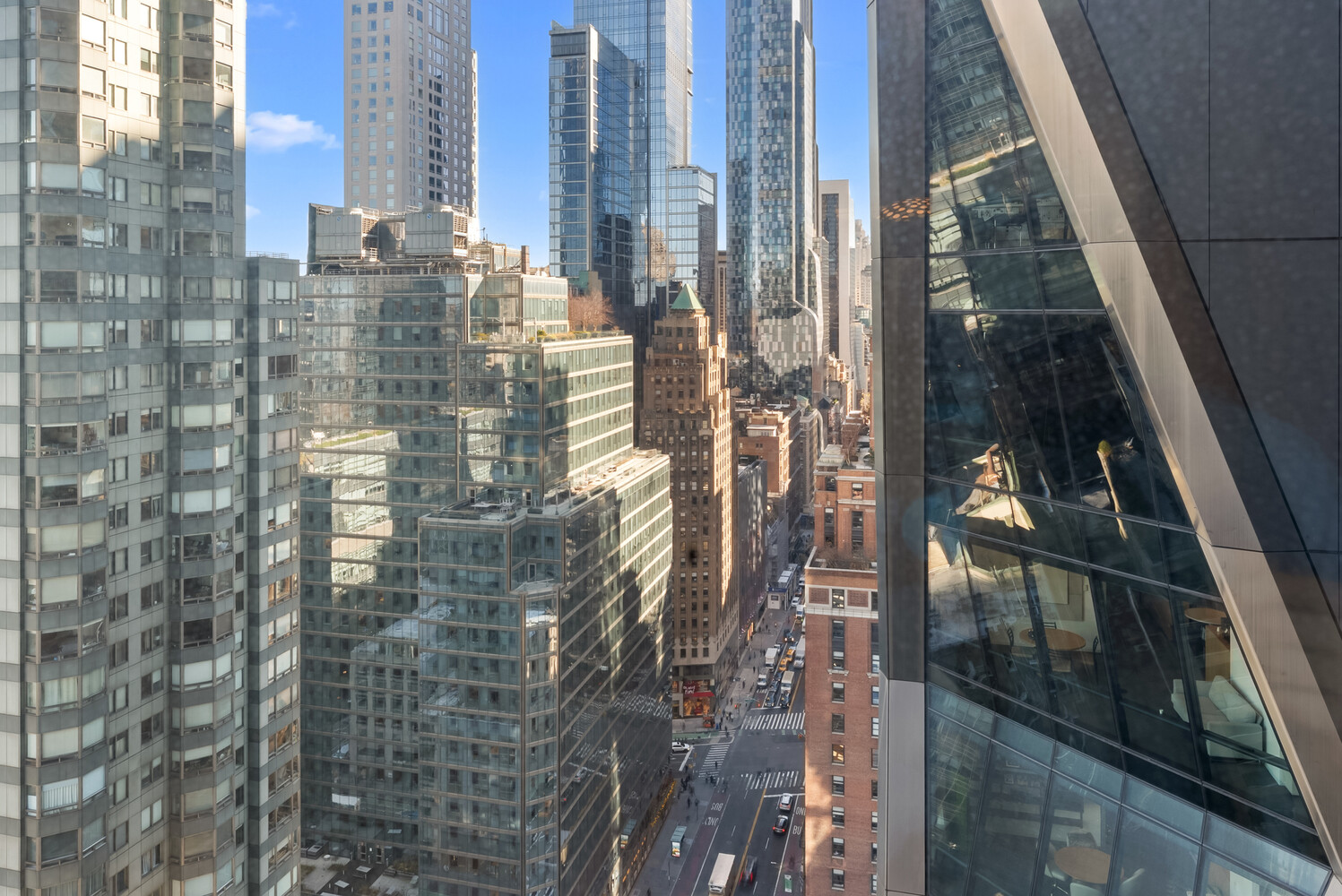 322 W 57TH Street 39K