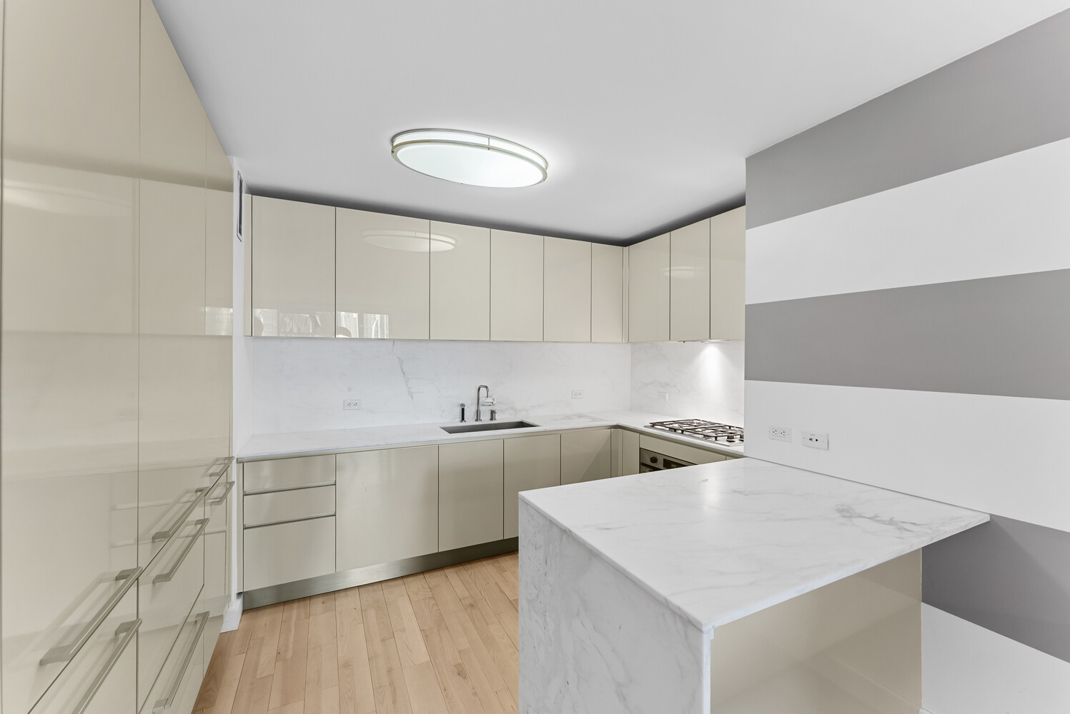 322 W 57TH Street 39K