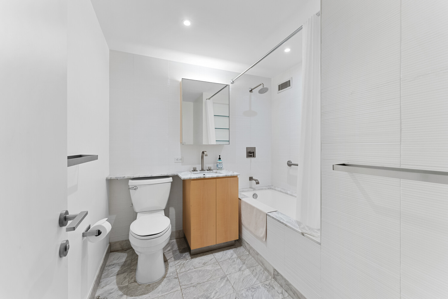 322 W 57TH Street 39K