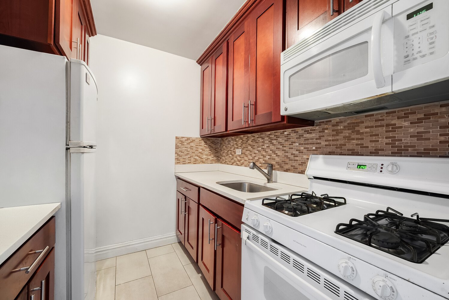 200 E 24TH Street 1008