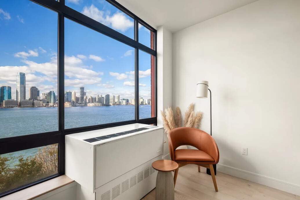 350 ALBANY Street 8A