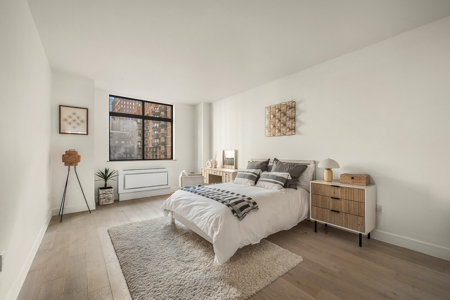 350 ALBANY Street 8A