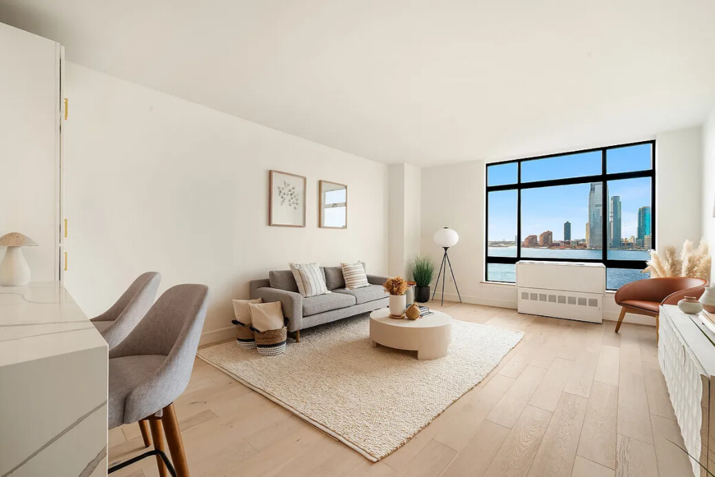 350 ALBANY Street 8A