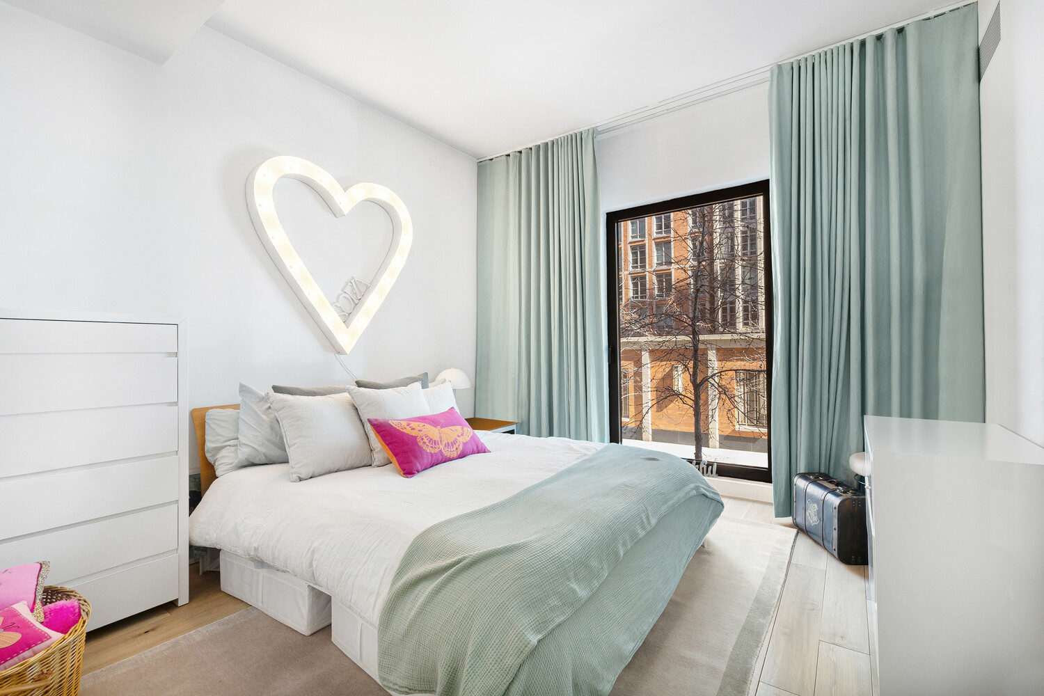 15 RENWICK Street TH3