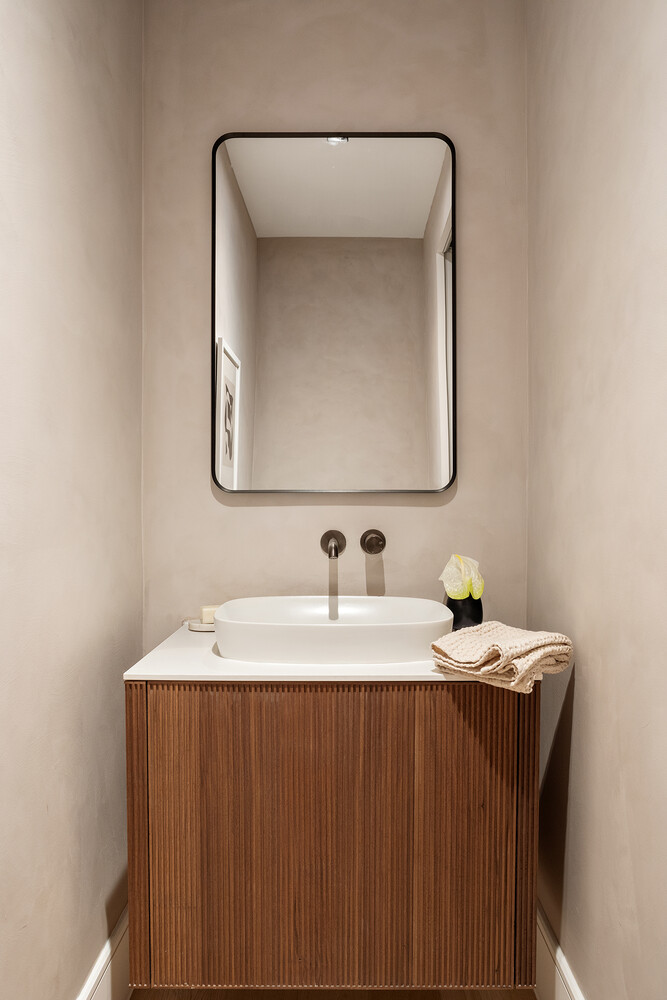 28 HERBERT Street B4