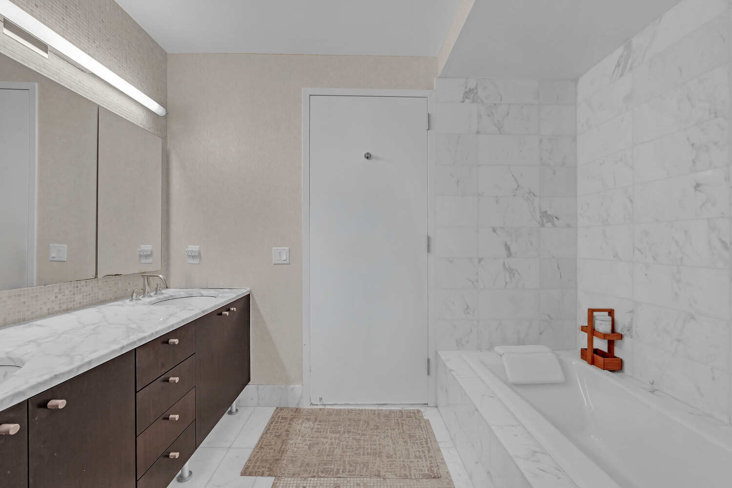 46-30 CENTER Boulevard 211