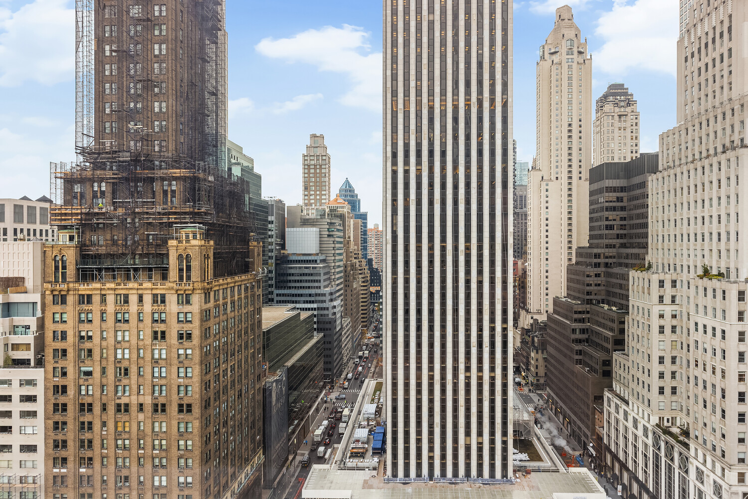 1 CENTRAL Park S 1711