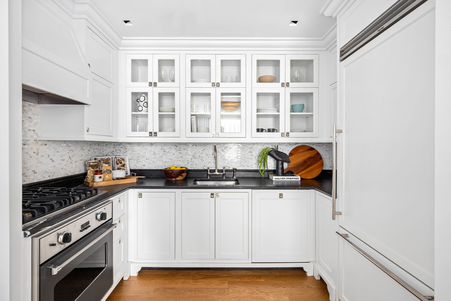 1 CENTRAL Park S 1711