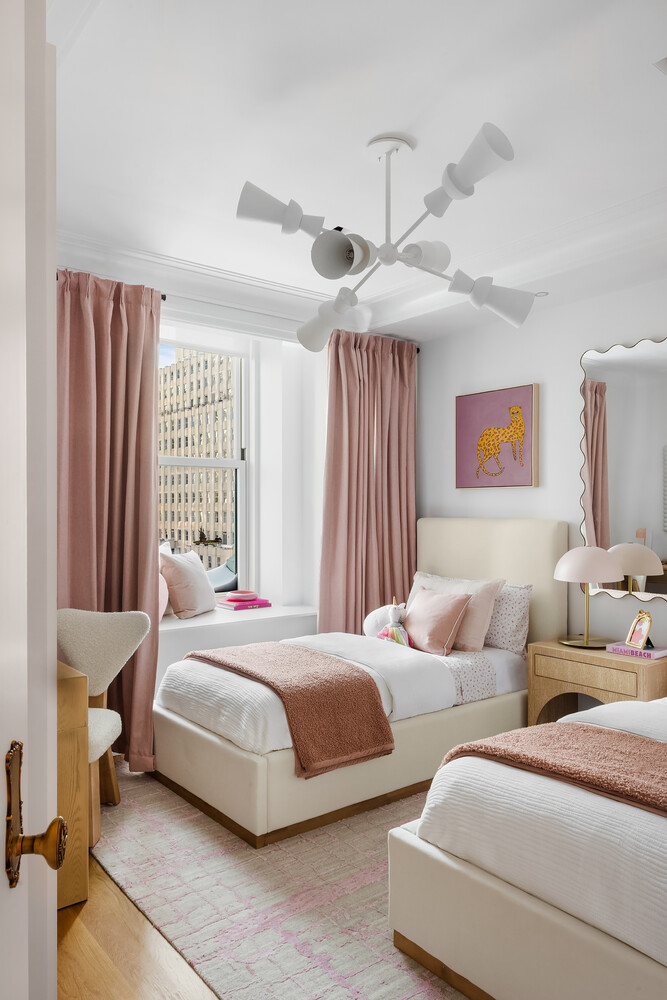 1 CENTRAL Park S 1711