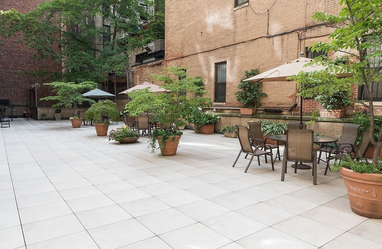 310 LEXINGTON Avenue 10G