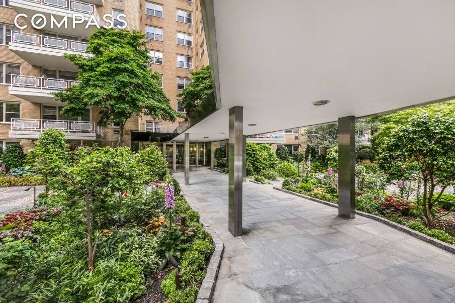 40 E 9th Street PHG