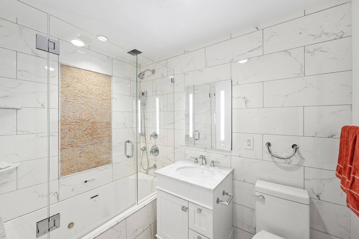 870 UNITED NATIONS Plaza 10G