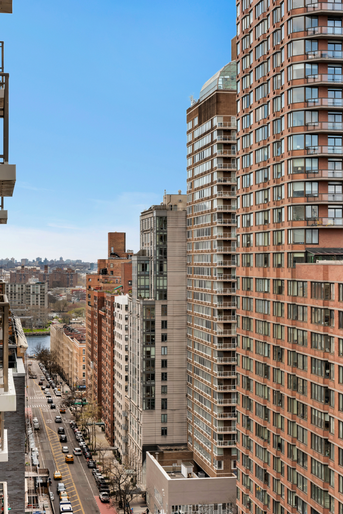 301 E 79TH Street 20N