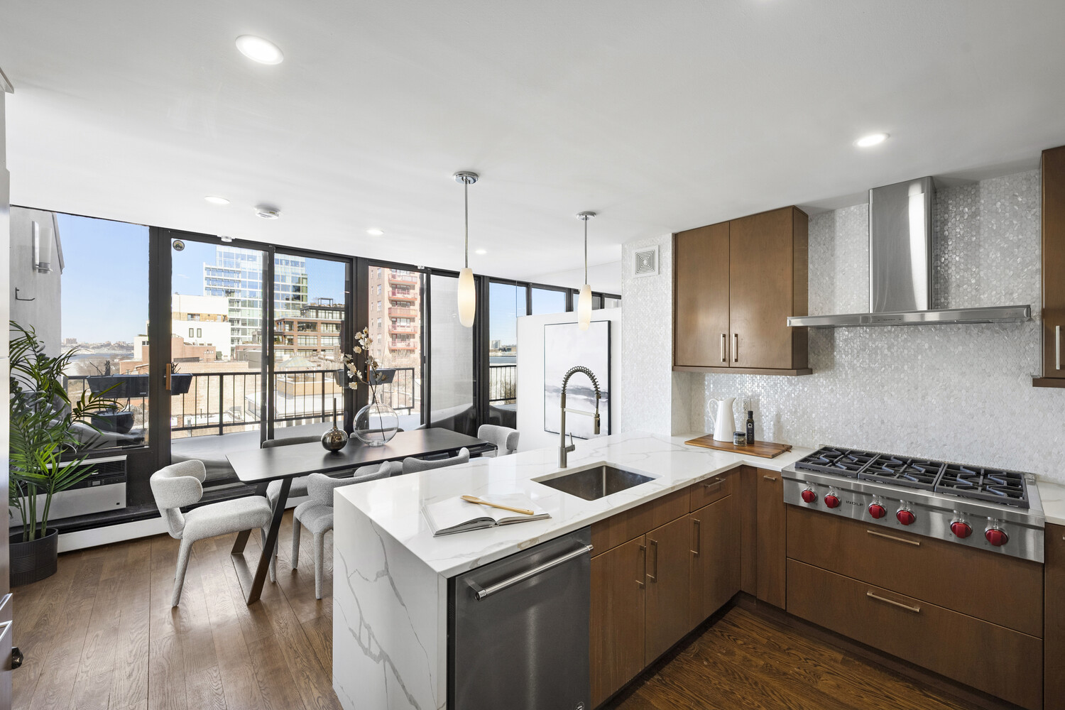 130 BARROW Street PH20