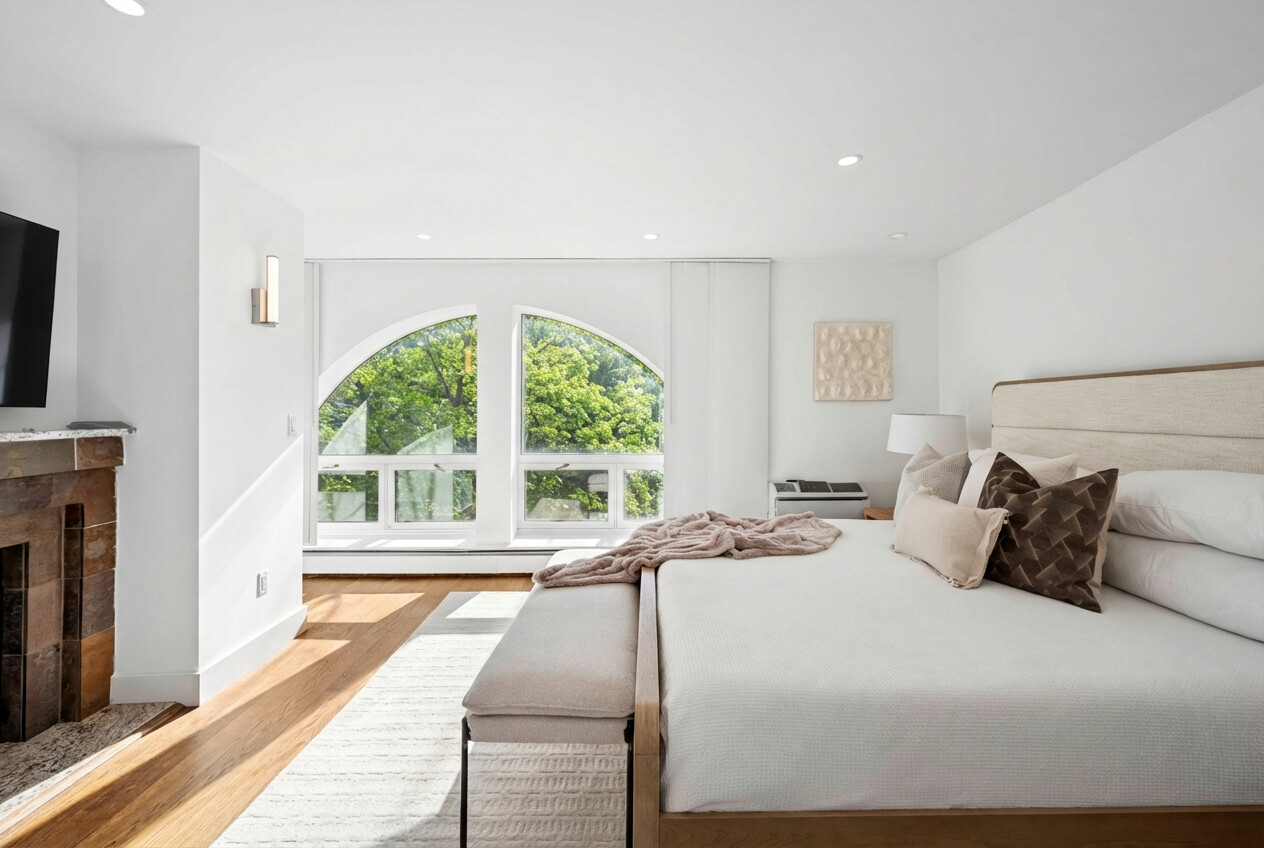 130 BARROW Street PH20