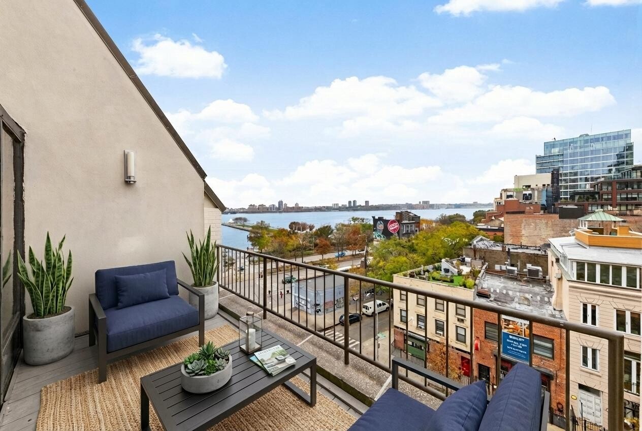 130 BARROW Street PH20