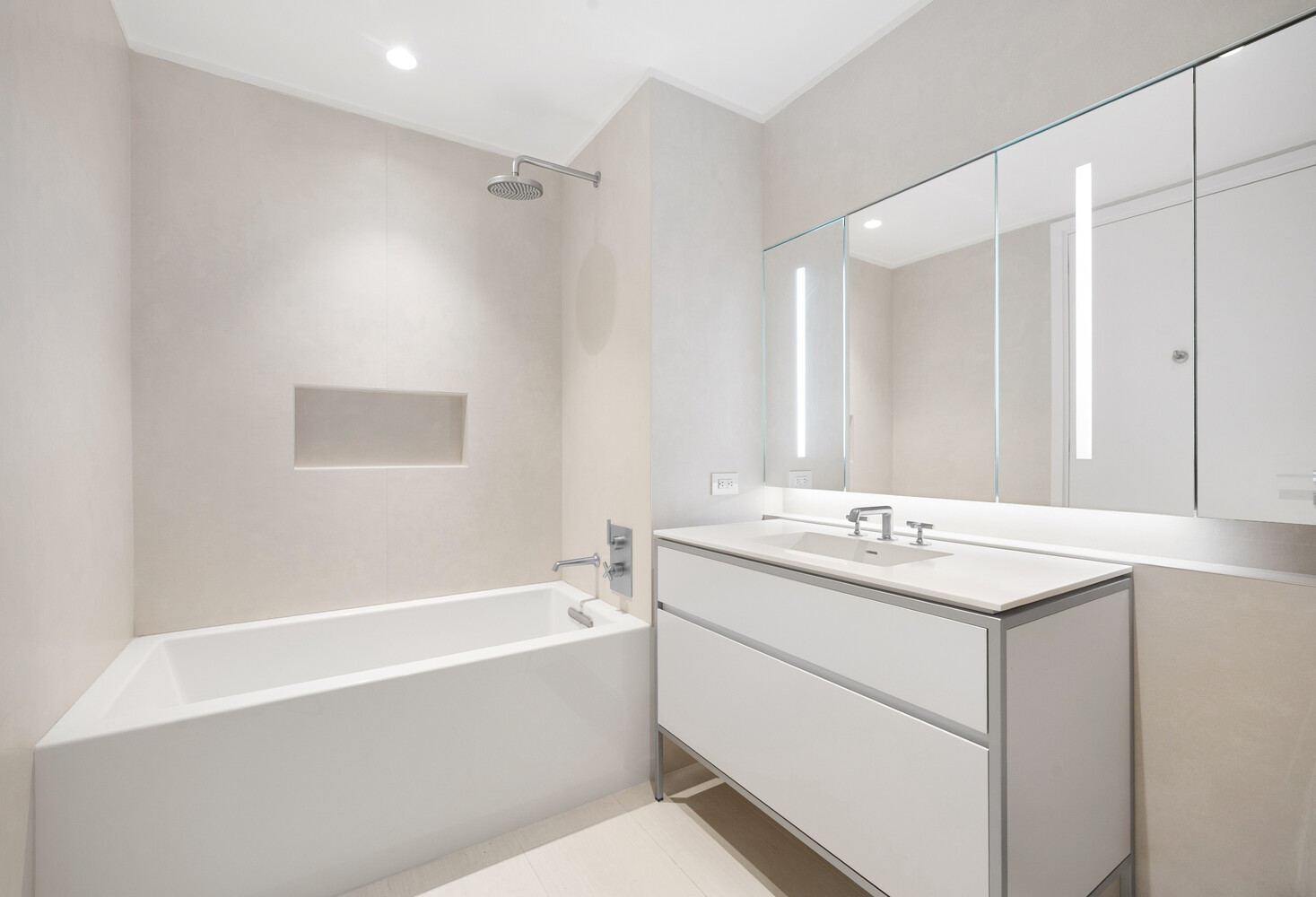 215 N 10TH Street 4D