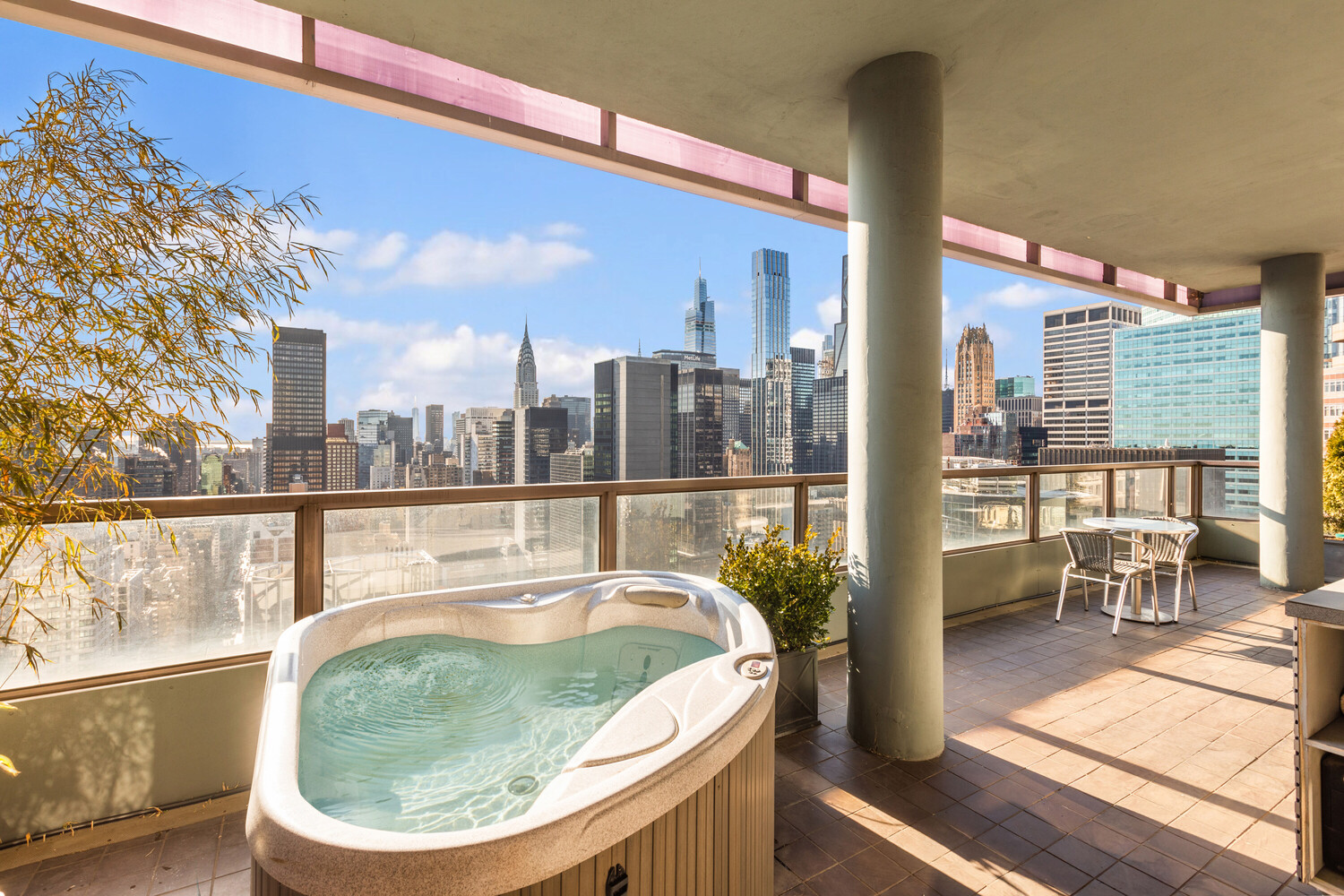 250 E 54TH Street 42PH4