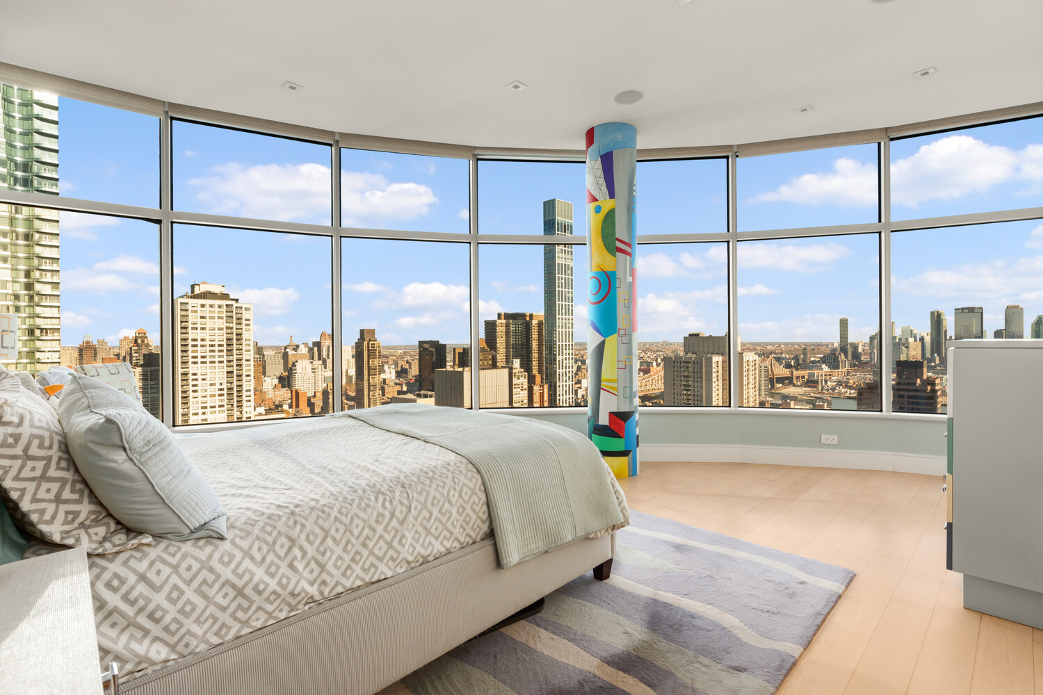 250 E 54TH Street 42PH4