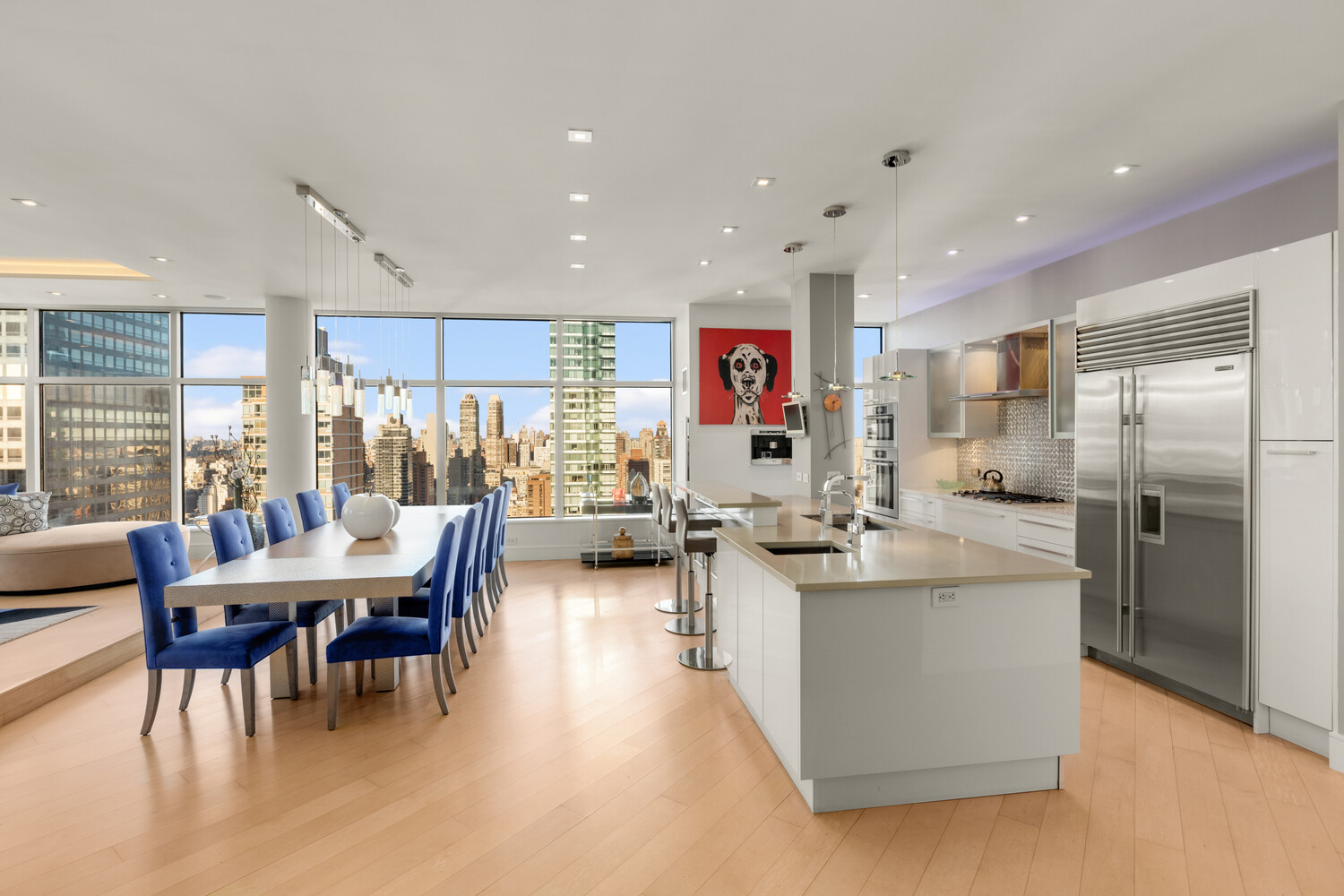 250 E 54TH Street 42PH4