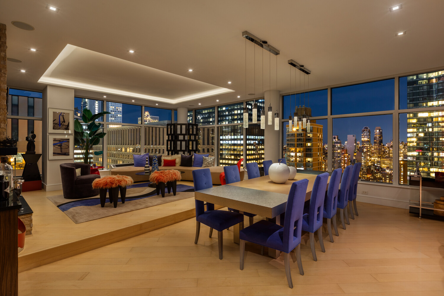 250 E 54TH Street 42PH4