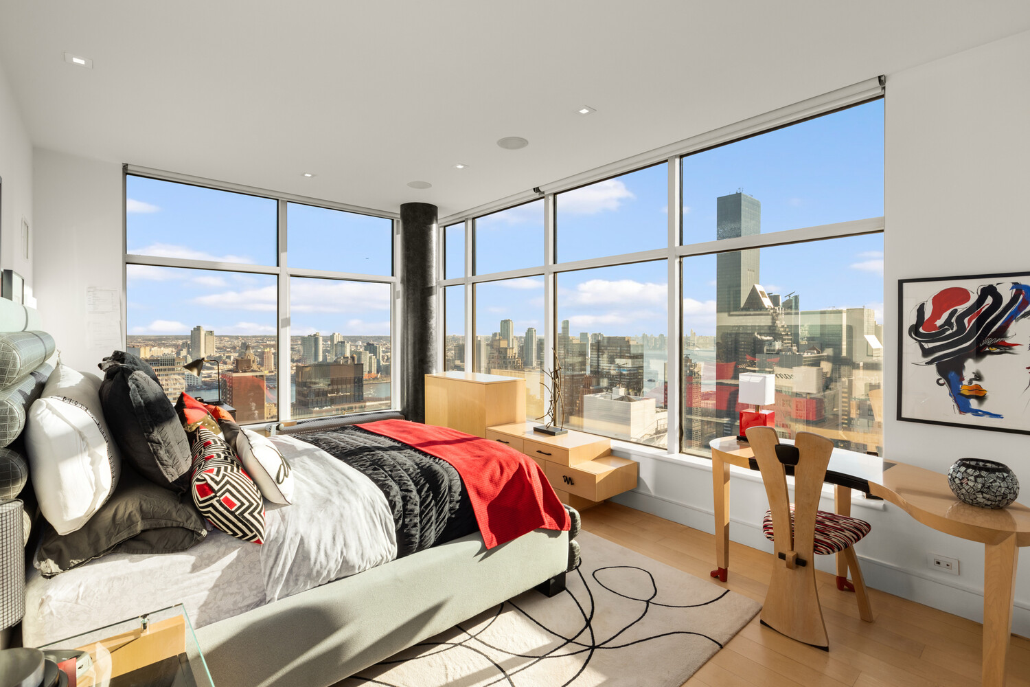 250 E 54TH Street 42PH4