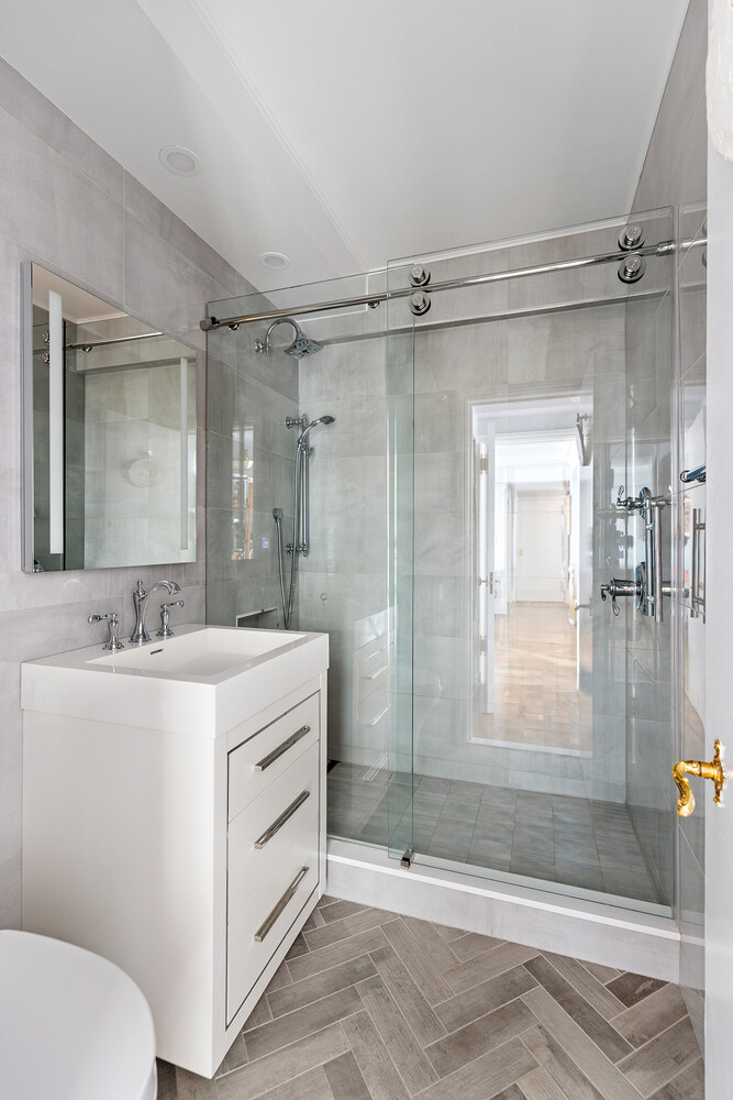 45 SUTTON Place S 10H