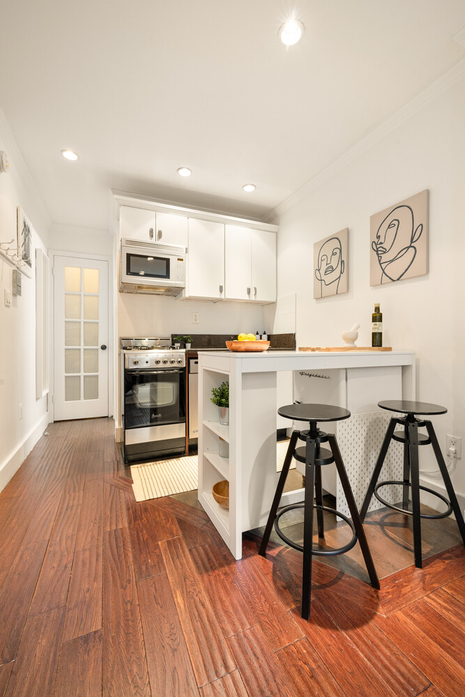 88 HORATIO Street APT3B