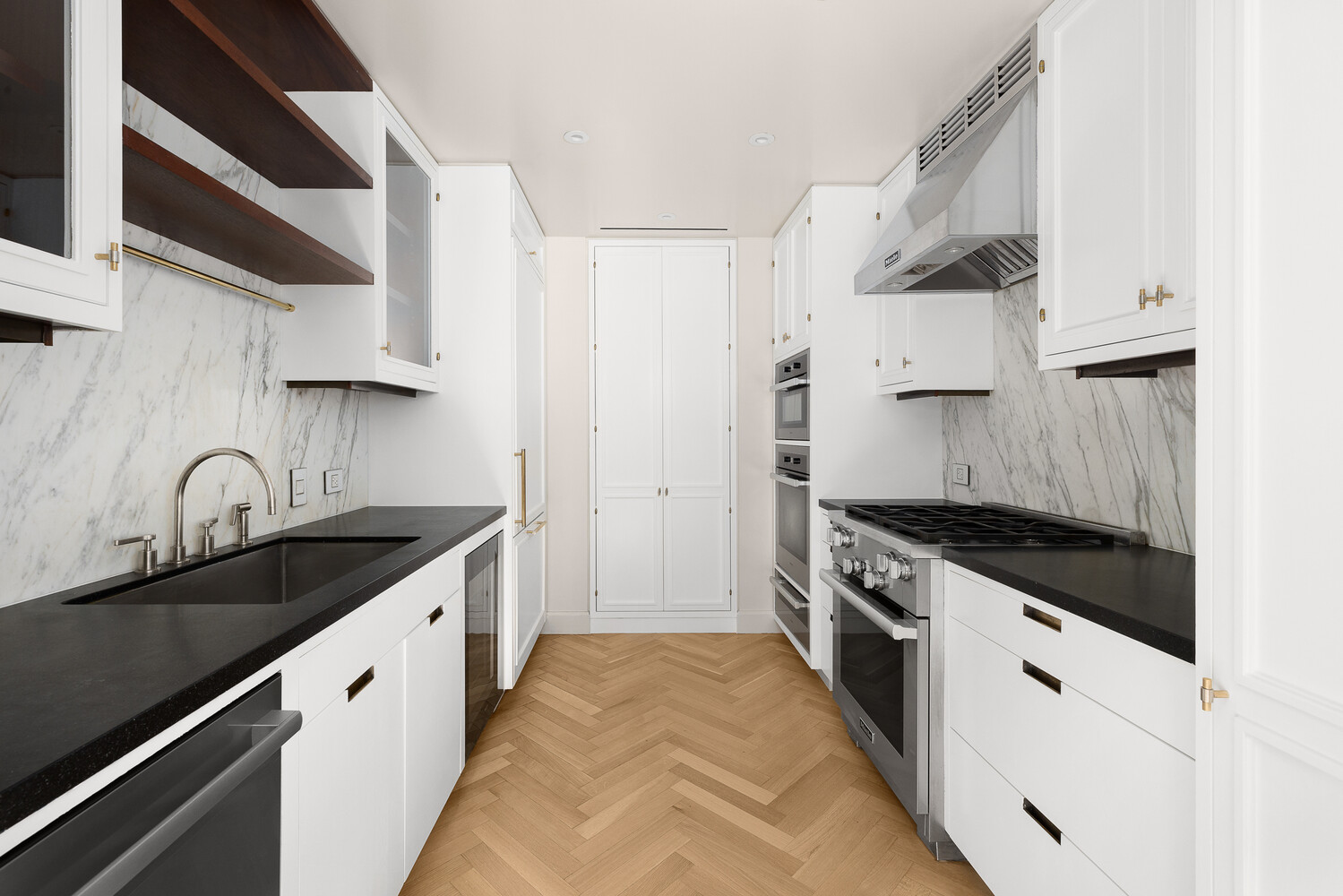 275 W 10TH Street 8C