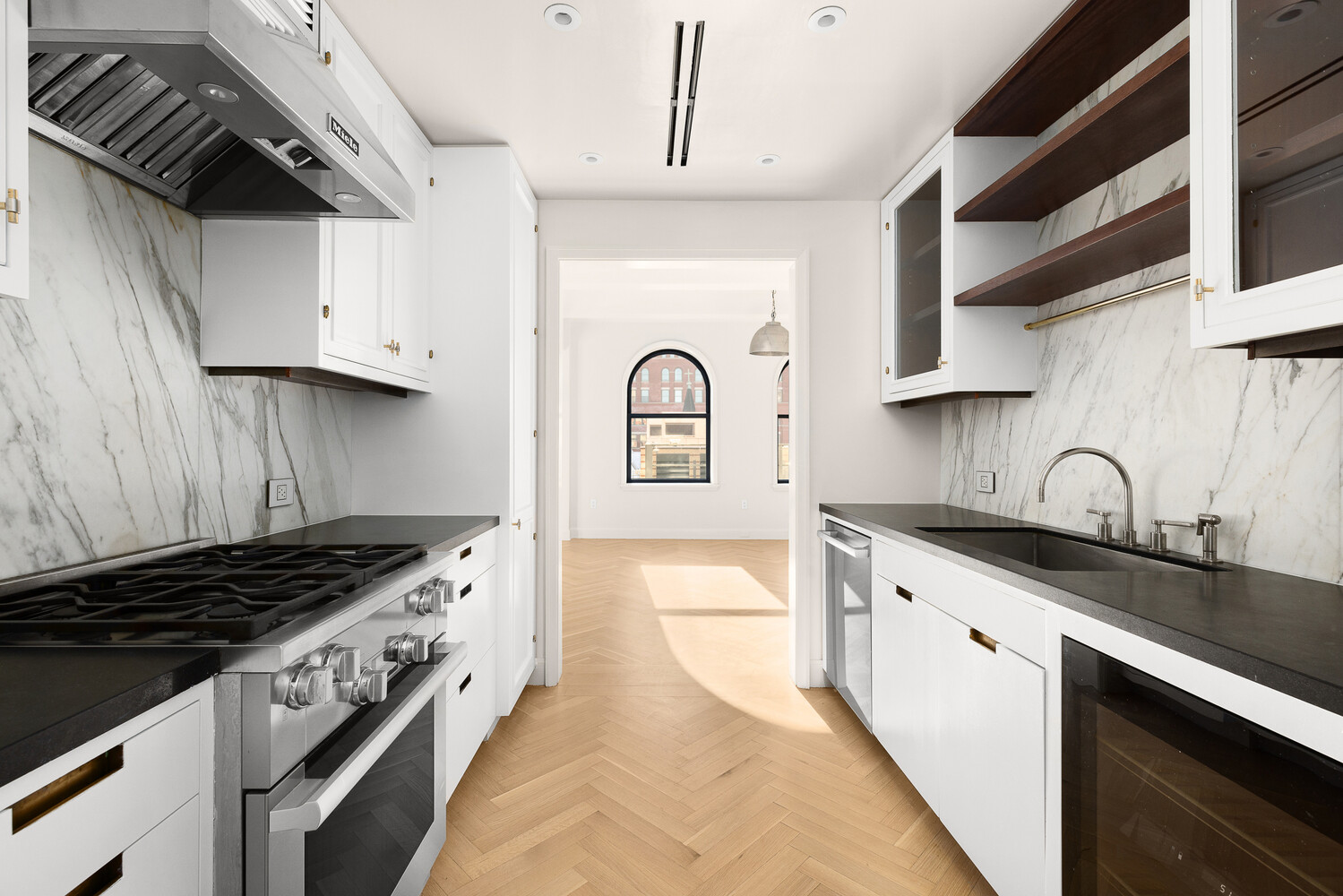 275 W 10TH Street 8C