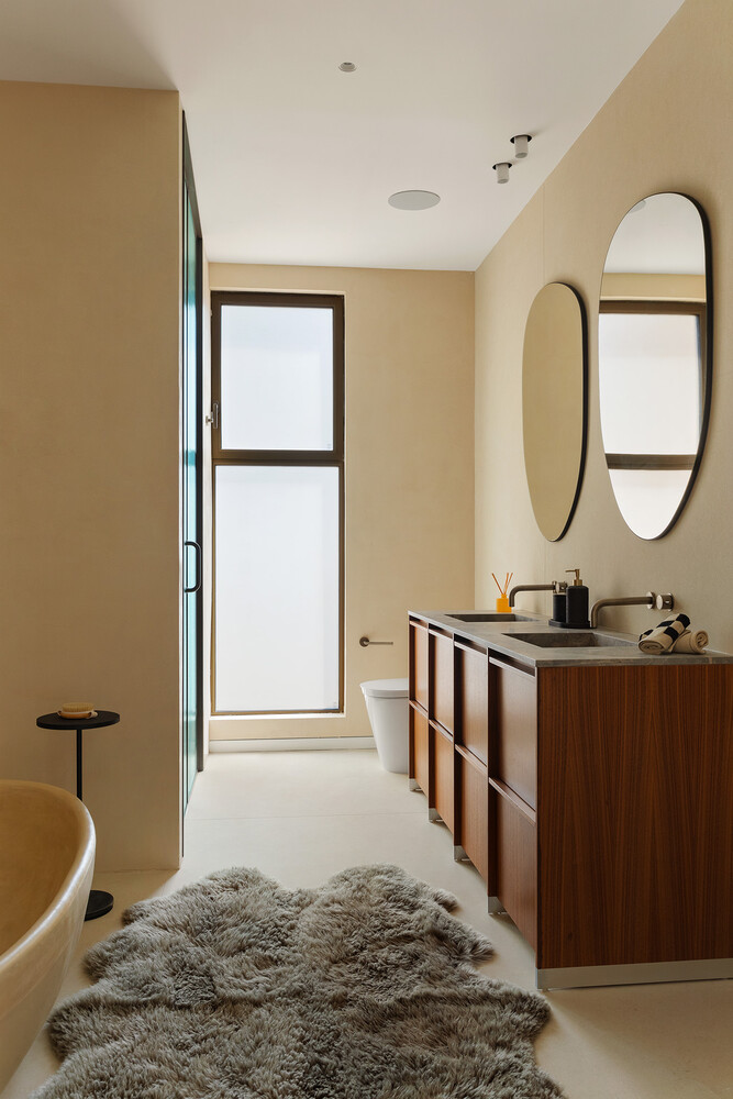 68 COMMERCIAL Street PENTHOUSE