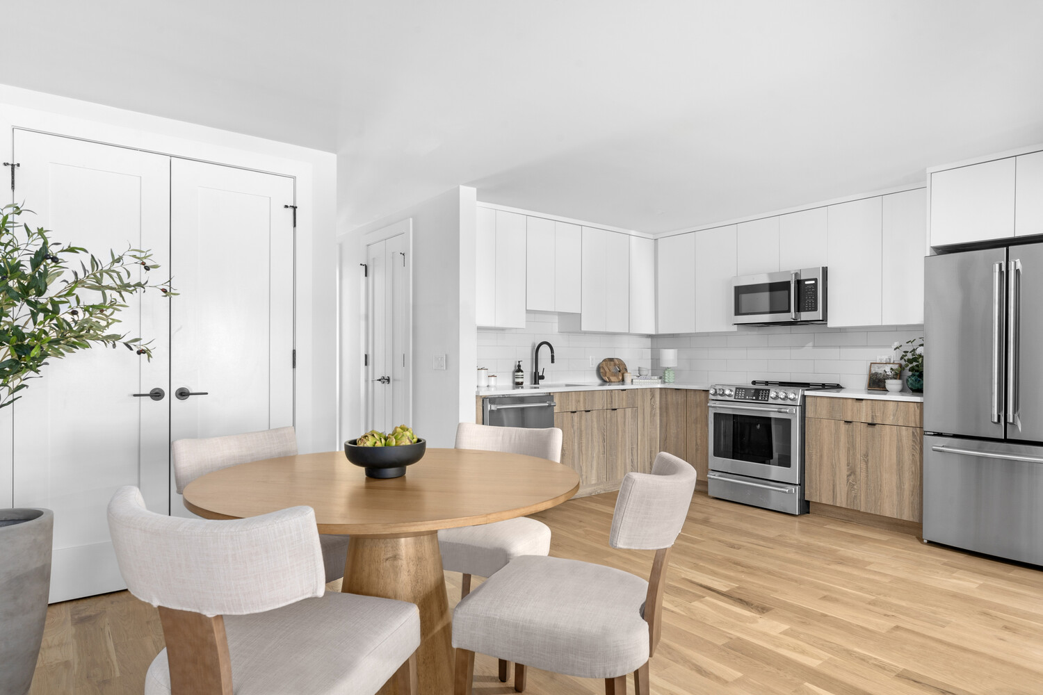 256 PUTNAM Avenue 1GDN