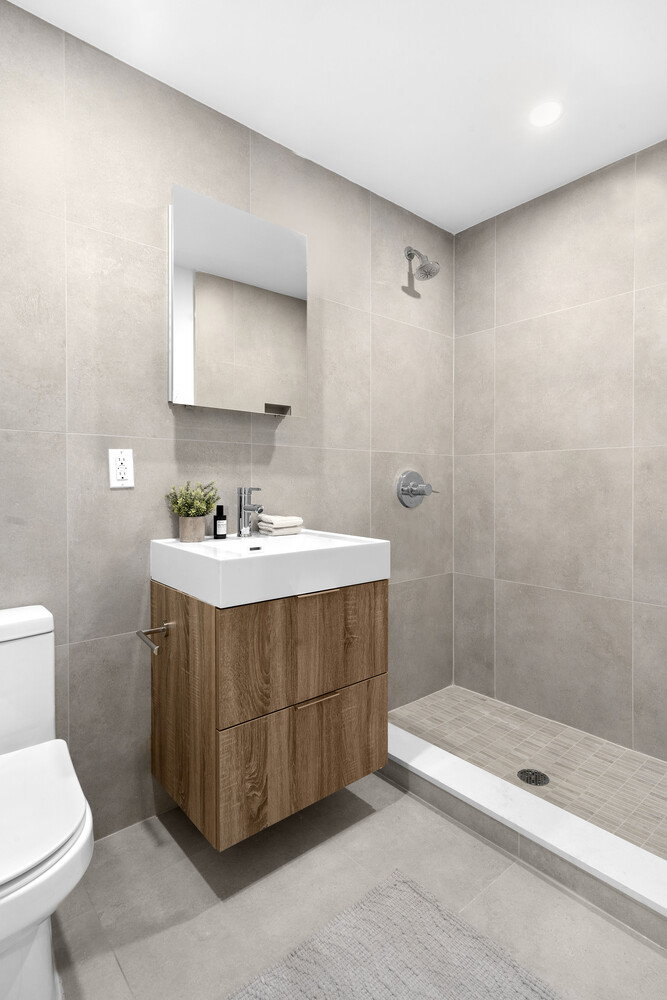 256 PUTNAM Avenue 1GDN