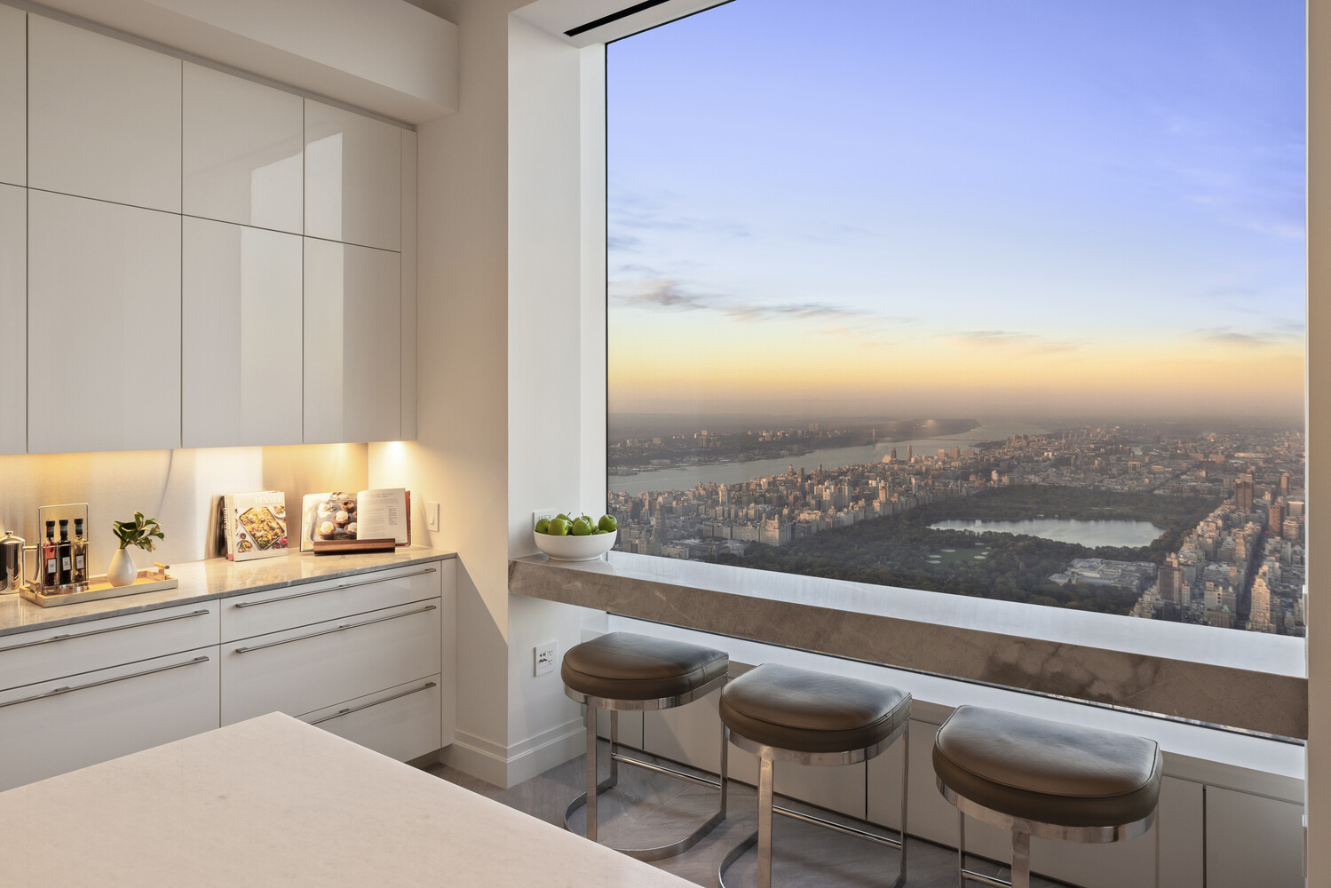 432 PARK Avenue 94A