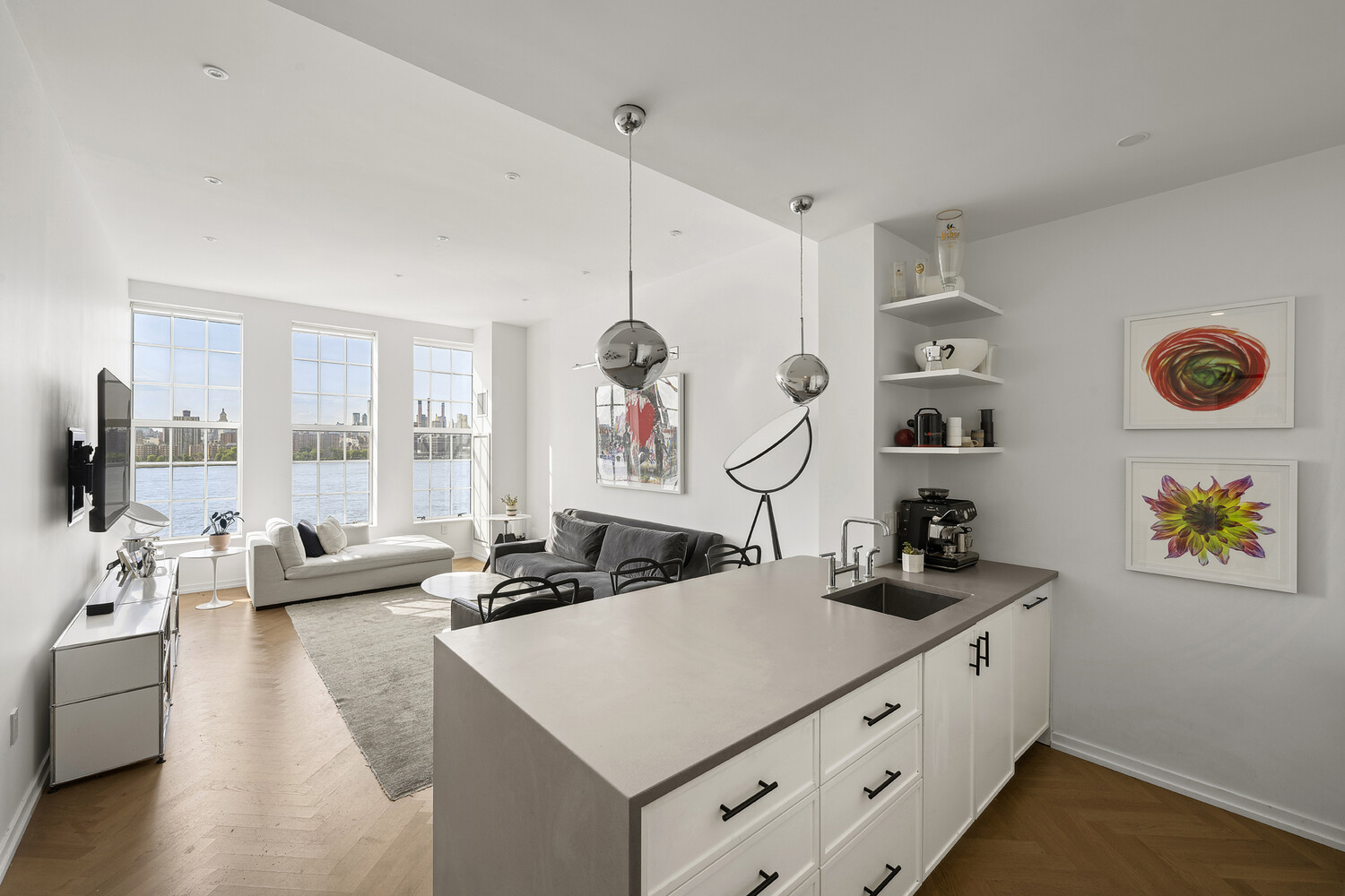 184 KENT Avenue B612