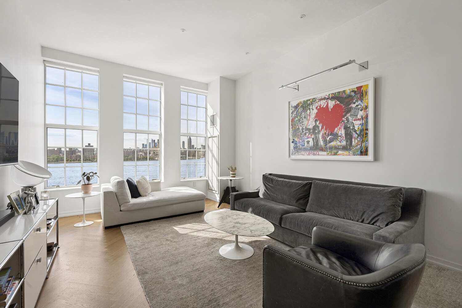 184 KENT Avenue B612