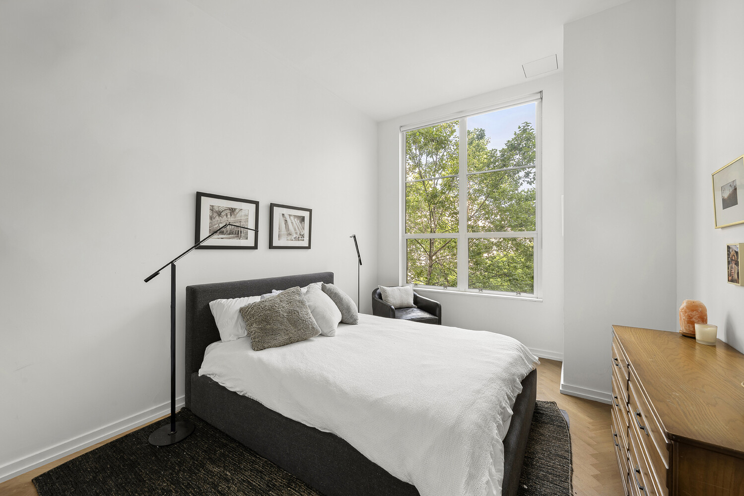 184 KENT Avenue B612