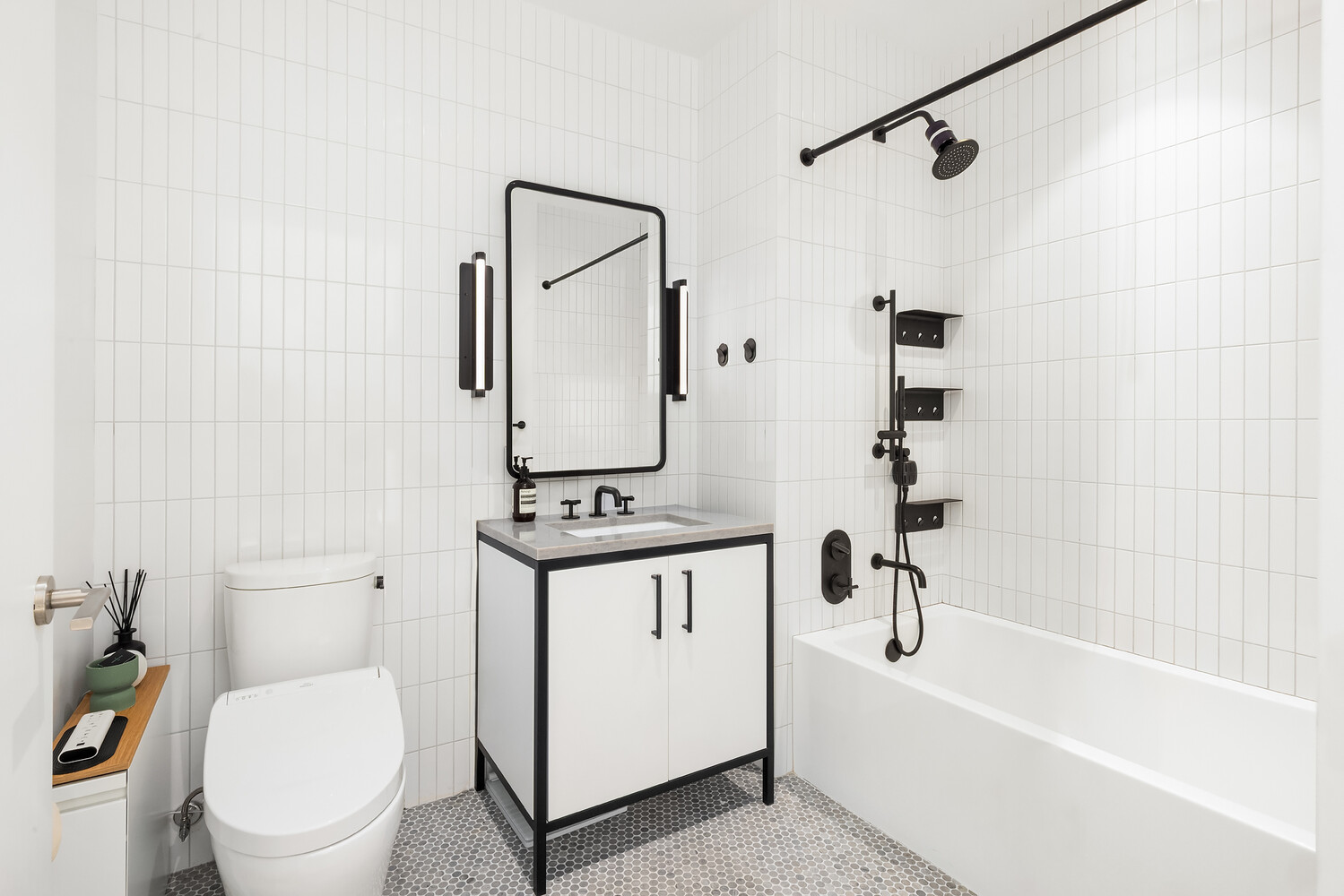 29 HURON Street 10DE