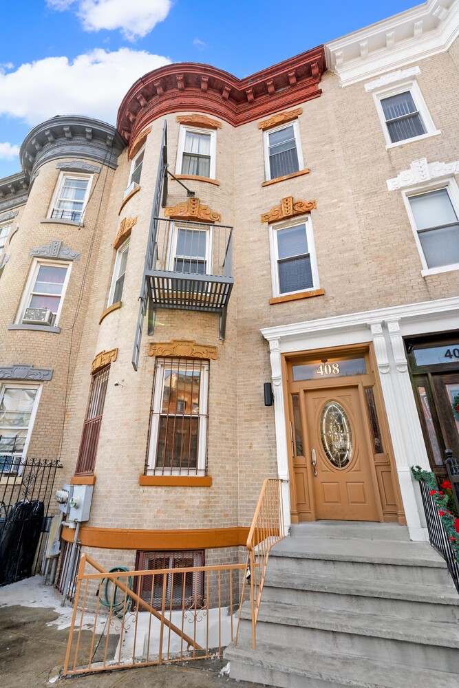408 E 29TH Street