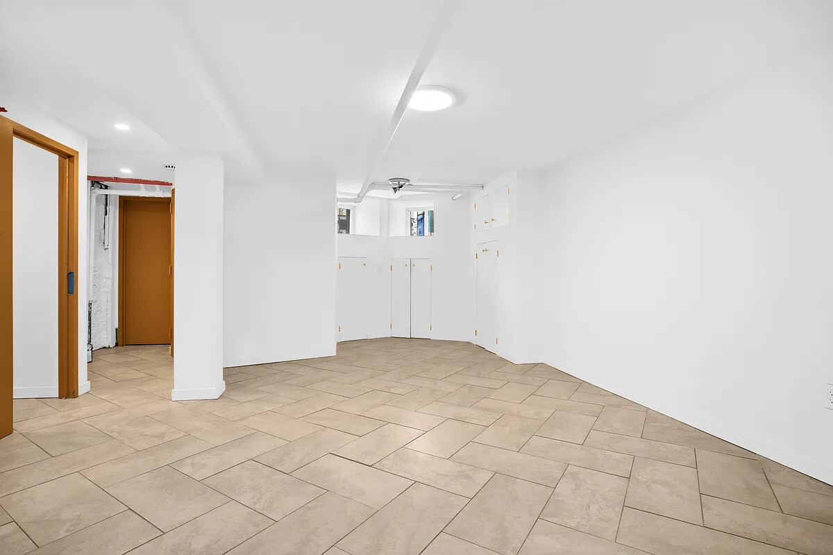 408 E 29TH Street