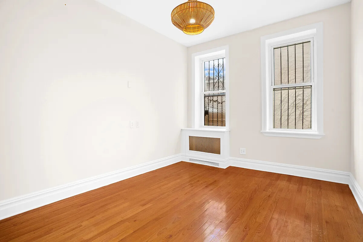 408 E 29TH Street